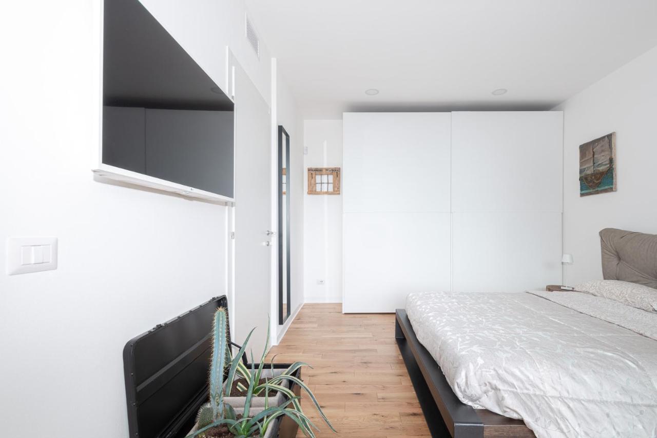 Appartamento Dany Con Vista Lago By Holiday Solutions ネッソ エクステリア 写真